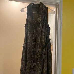 Dress, sleeveless cowelneck